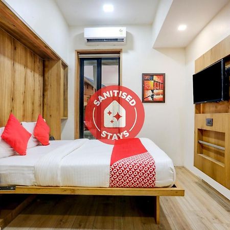 Oyo 81549 Hotel Elegance Nx مومباي المظهر الخارجي الصورة