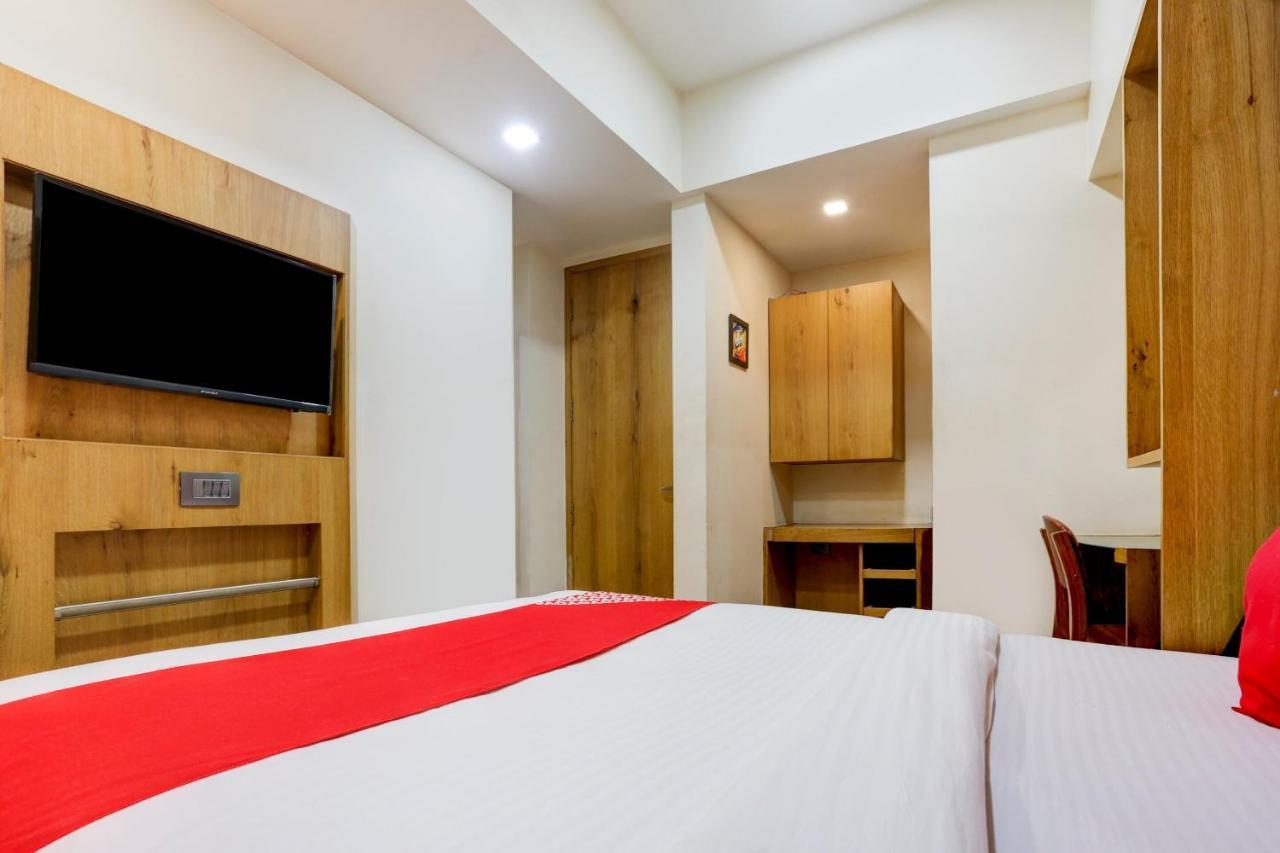 Oyo 81549 Hotel Elegance Nx مومباي المظهر الخارجي الصورة