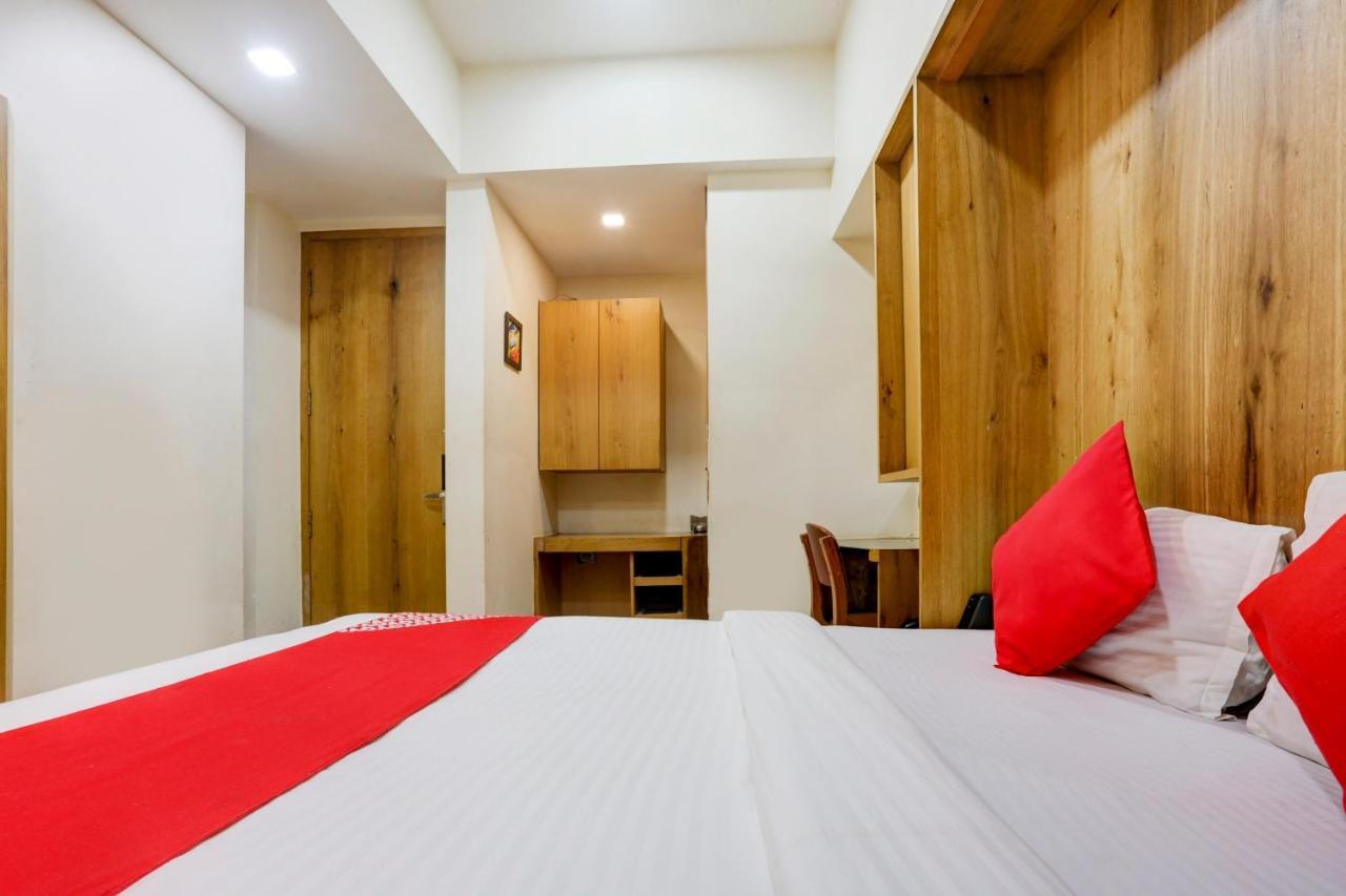 Oyo 81549 Hotel Elegance Nx مومباي المظهر الخارجي الصورة