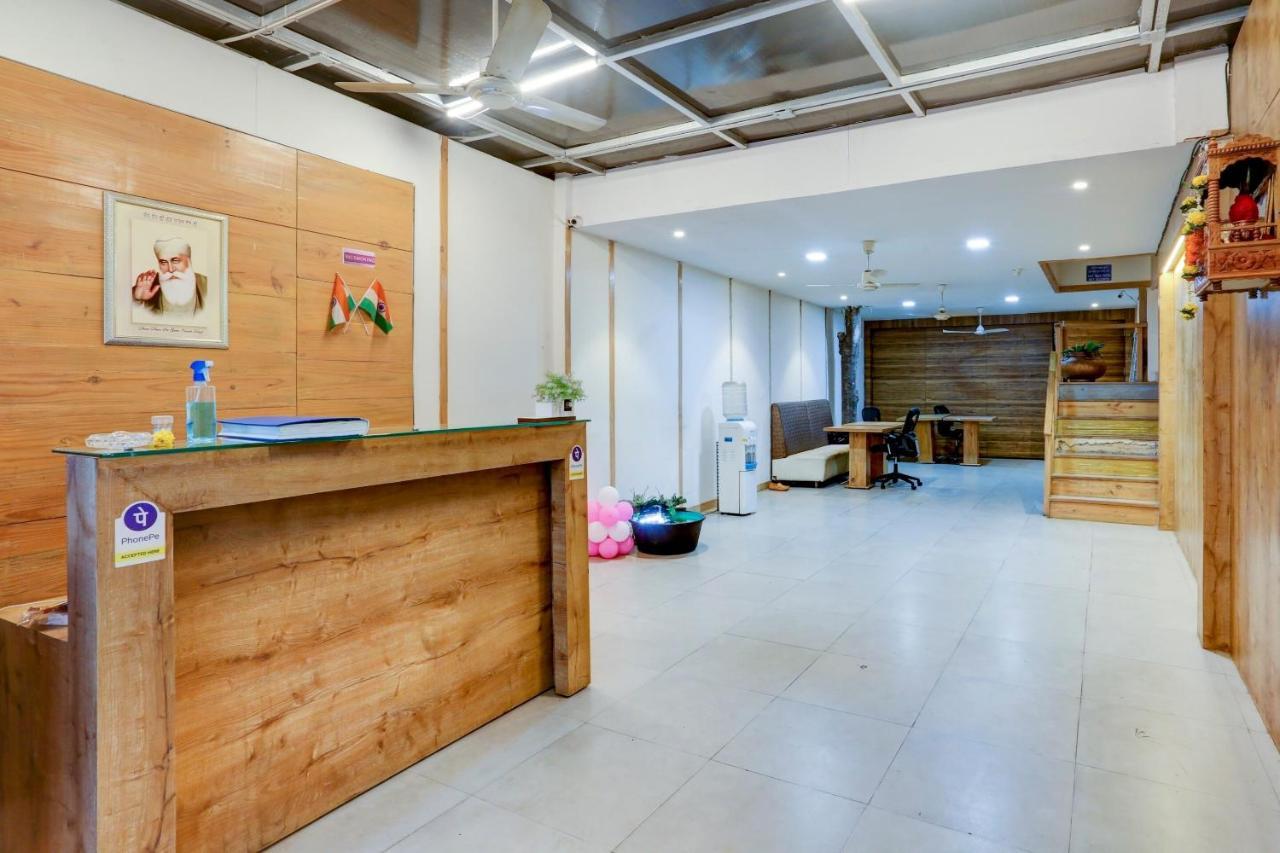 Oyo 81549 Hotel Elegance Nx مومباي المظهر الخارجي الصورة